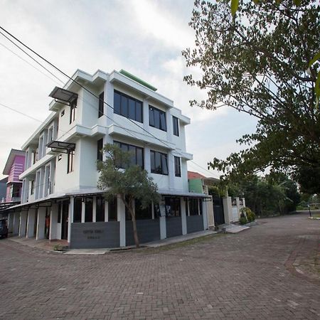Hotel Reddoorz Syariah Near Dbl Arena 2 Surabaja Exteriér fotografie