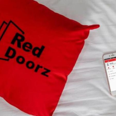 Hotel Reddoorz Syariah Near Dbl Arena 2 Surabaja Exteriér fotografie