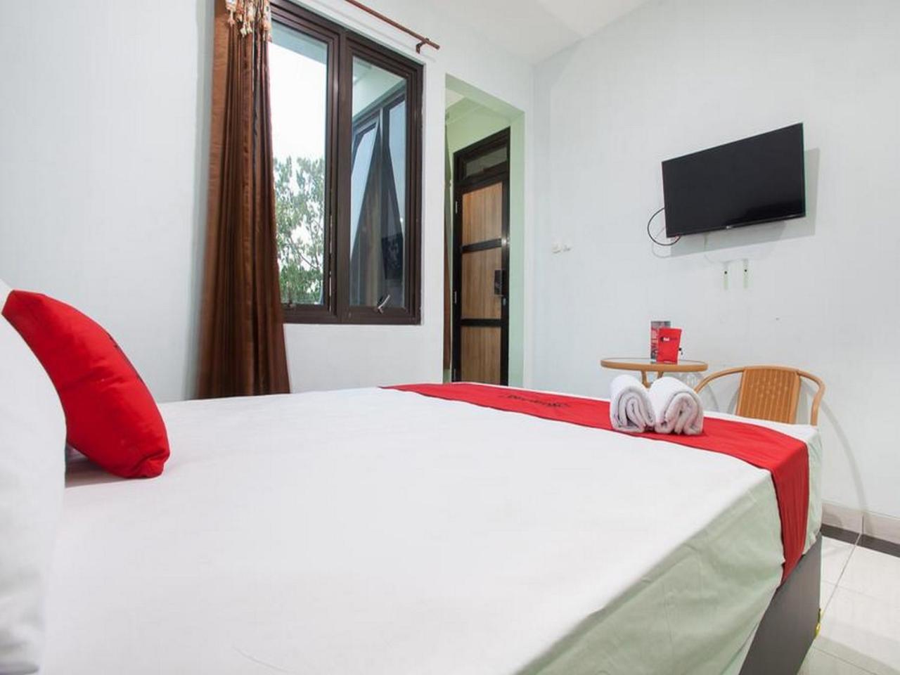 Hotel Reddoorz Syariah Near Dbl Arena 2 Surabaja Exteriér fotografie