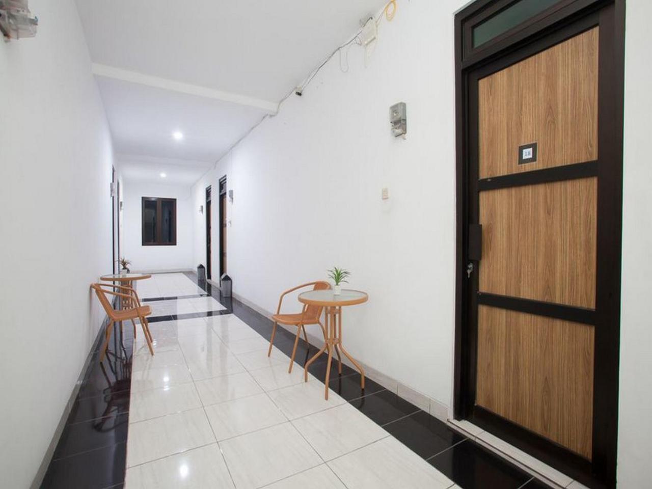 Hotel Reddoorz Syariah Near Dbl Arena 2 Surabaja Exteriér fotografie
