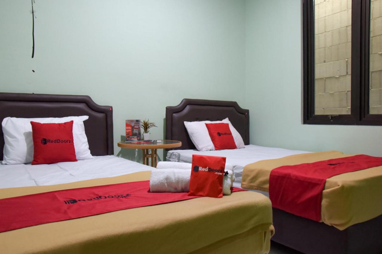 Hotel Reddoorz Syariah Near Dbl Arena 2 Surabaja Exteriér fotografie