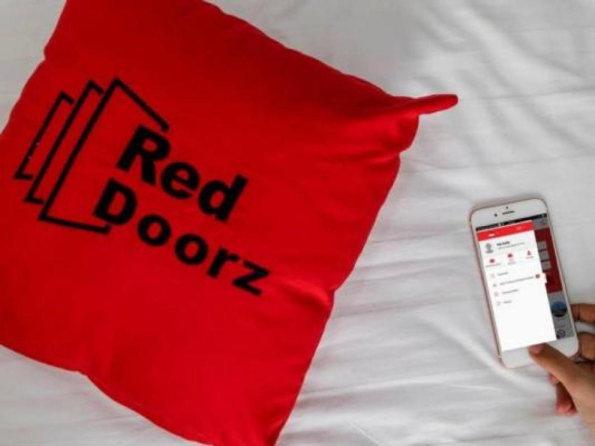 Hotel Reddoorz Syariah Near Dbl Arena 2 Surabaja Exteriér fotografie